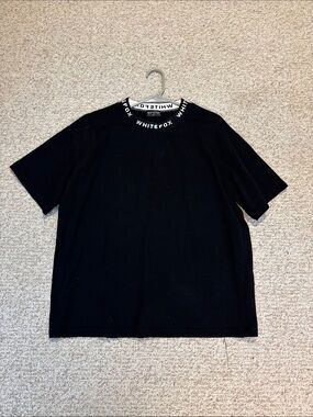 White Fox Boutique Black Logo-Trim Crew Tee M/L
